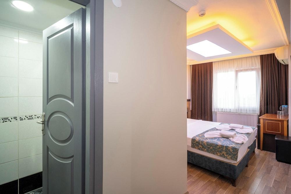 Hotel Simper Room Type - Standard Double or Twin Room
