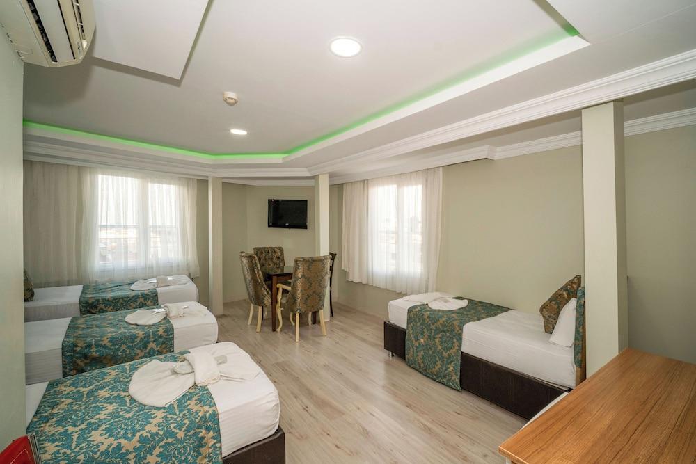 Hotel Simper Room Type - Standard Quadruple Room