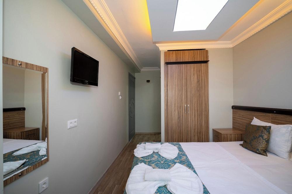 Hotel Simper - Tap to explore photos