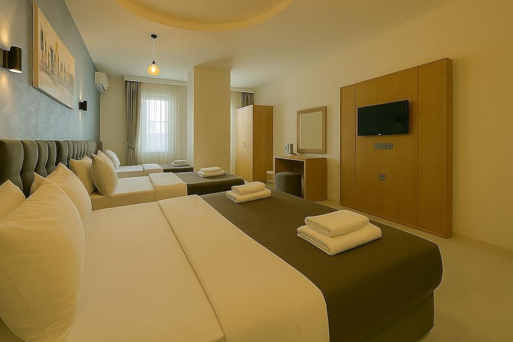 Monezza Avcılar Room Type - Standard Triple Room Monezza Avcılar Room Type - Standard Triple Room
