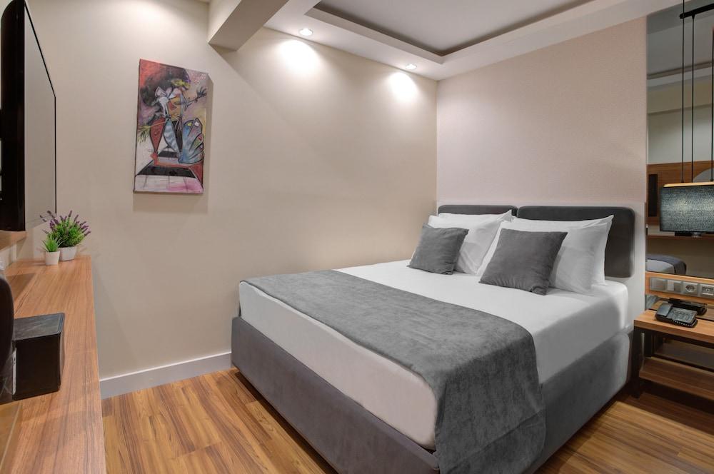 Depiero Hotel Karaköy Room Type - Economy Tek Büyük Yatakli Oda - Penceresiz
