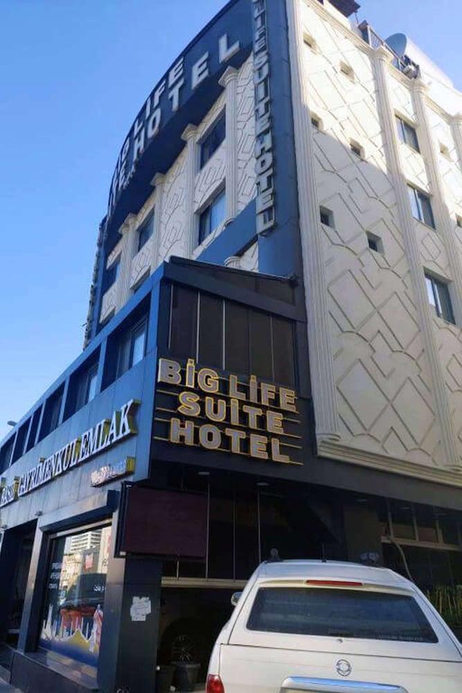 Big Life Hotel - Tap to explore photos