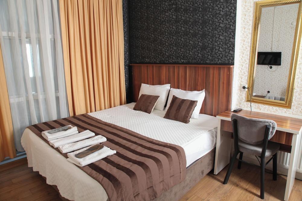 Garden Hill Hotel Room Type - Deluxe Room, 2 Bedrooms