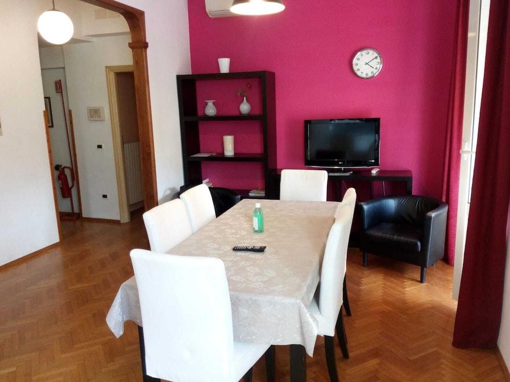 Large Vatican Apartment with 3 bedroom - Tap to explore photos