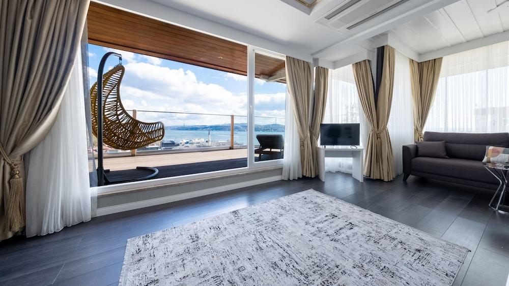 Loop Hotel Bosphorus İstanbul Room Type - Penthouse Suite Room with Sea View and Private Jacuzzi