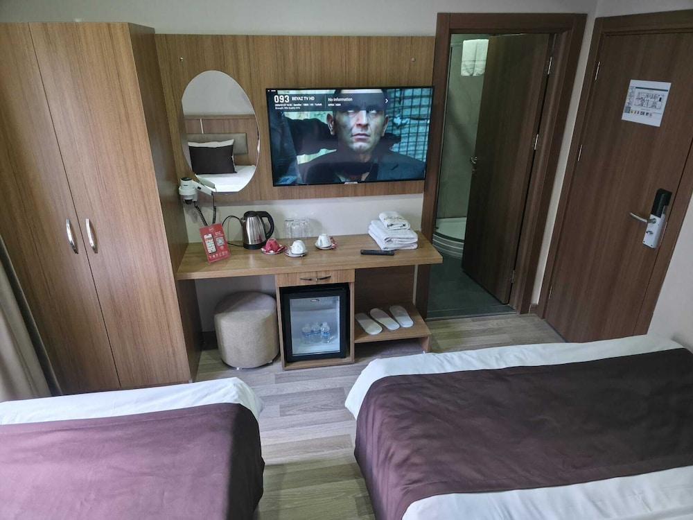 Hotel La SERA Room Type - Economy Triple Room