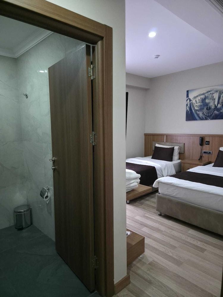 Hotel La SERA Room Type - Deluxe Twin Room
