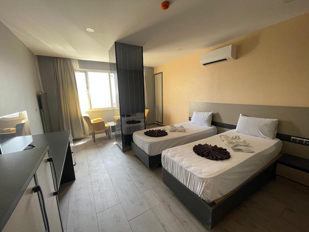 Agora Royal Residence Room Type - Deluxe Twin Room, 2 Twin Beds