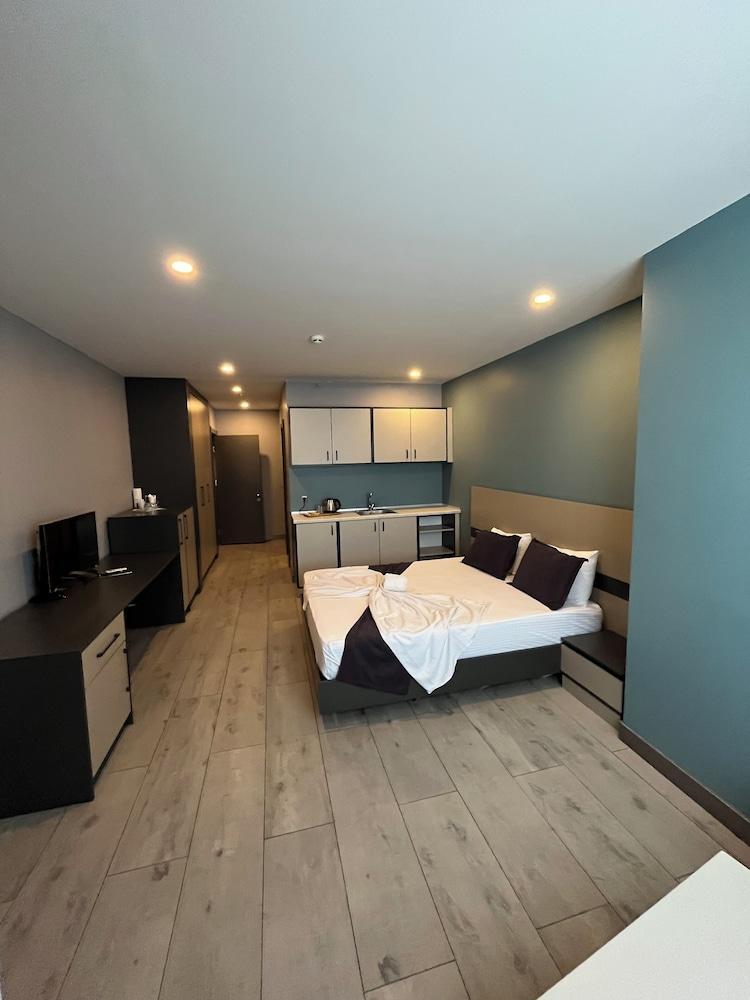 Agora Royal Residence Room Type - Royal Room, Multiple Beds Agora Royal Residence Room Type - Royal Room, Multiple Beds