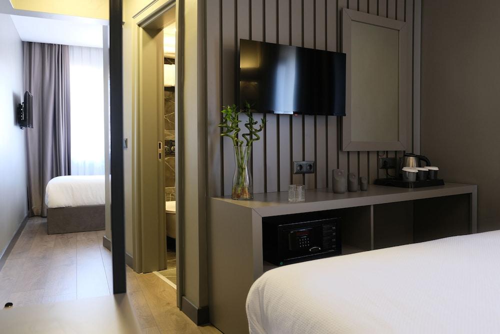 Dilens Bosphorus Hotel Room Type - Standard Triple Room Dilens Bosphorus Hotel Room Type - Standard Triple Room