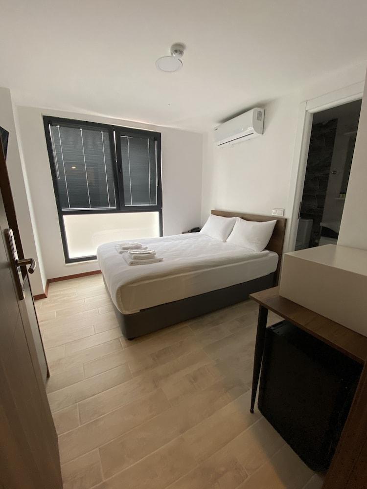 Mina Life Hotel Room Type - Deluxe Room