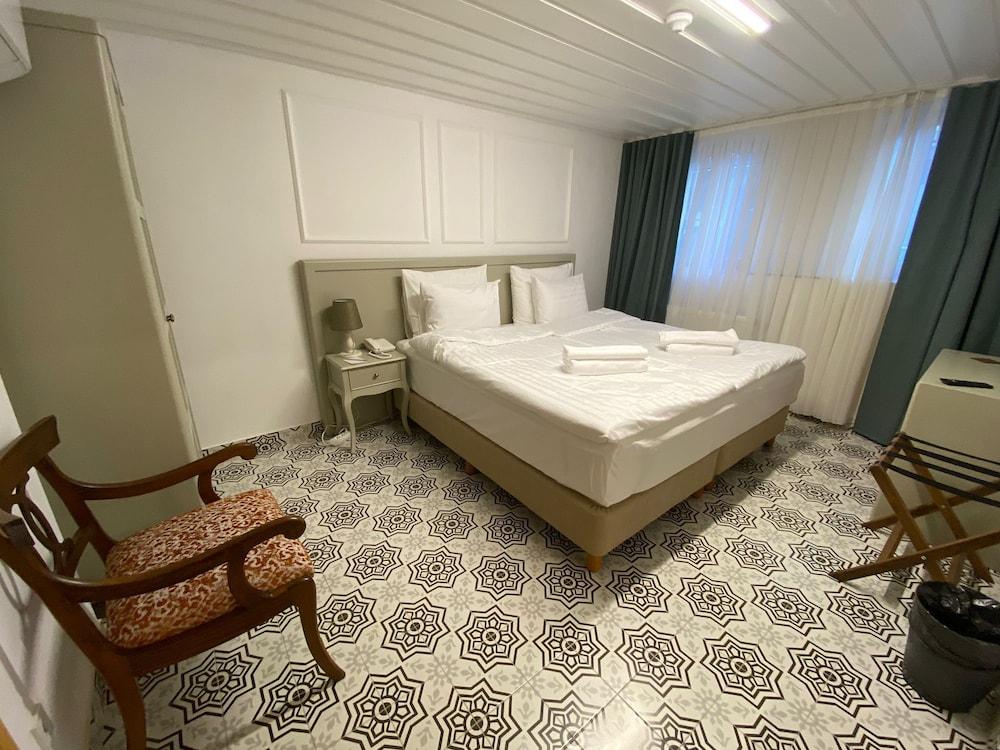 Ikiz Konak Boutique Hotel - Tap to explore photos