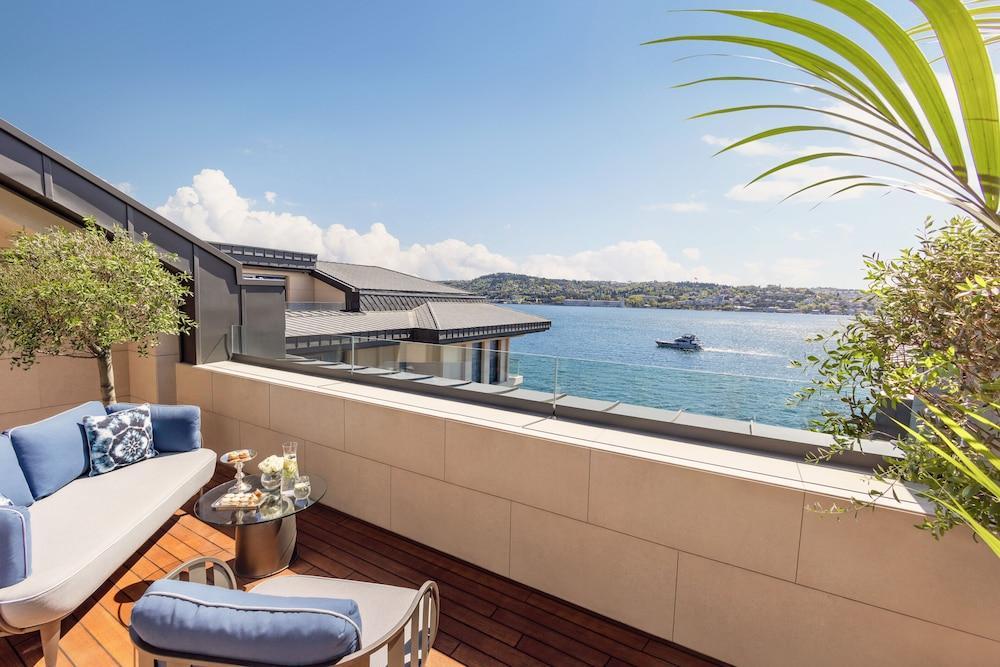 Mandarin Oriental Bosphorus, Istanbul Room Type - Junior Suite (Bosphorus)