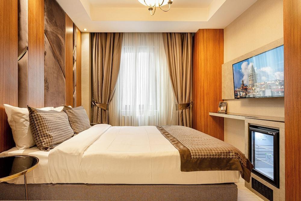 Santra Hotel Room Type - Economy Room, 1 Double Bed