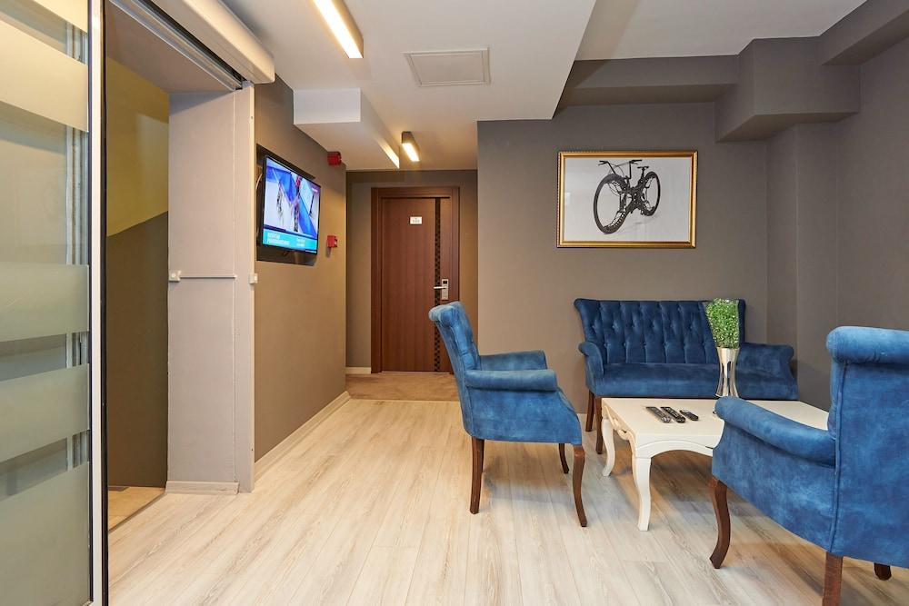 Renzo Hotel