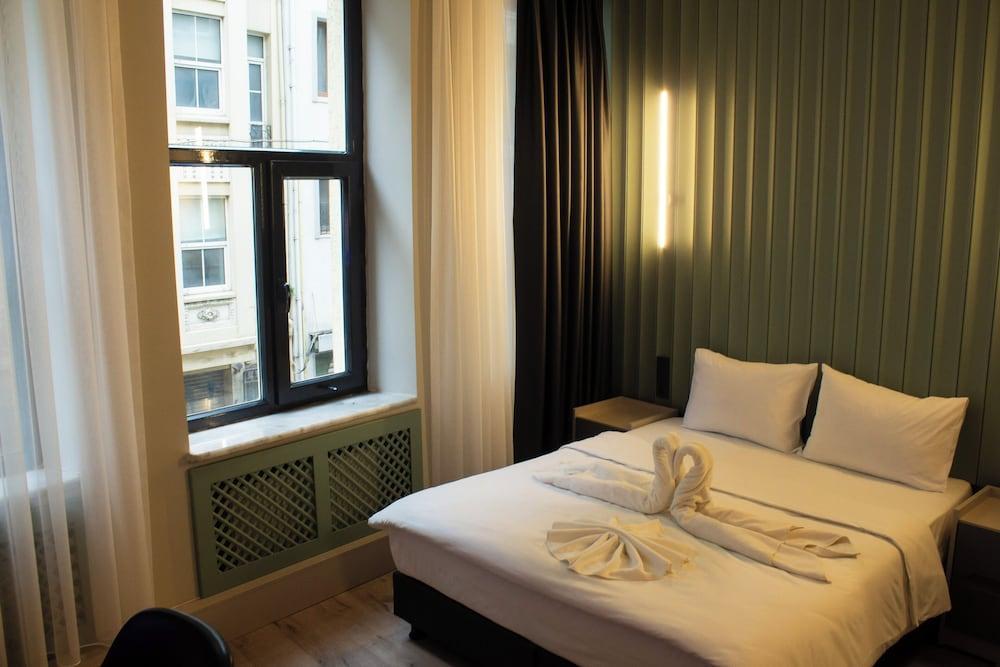 Genoa Port Hotel Room Type - Deluxe Double Room