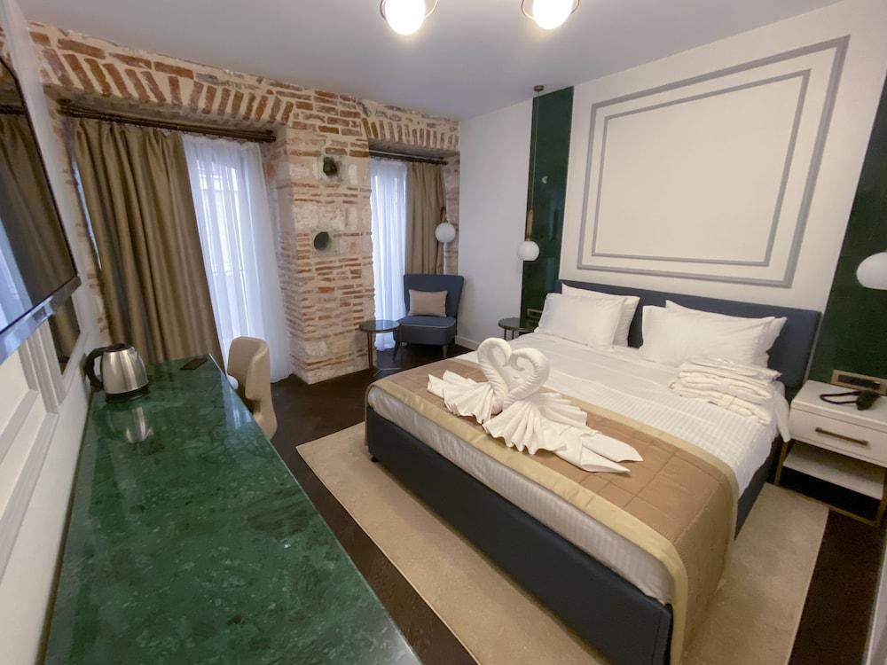 Pera Rasso Hotel Boutique Hotel Room Type - Stone Room