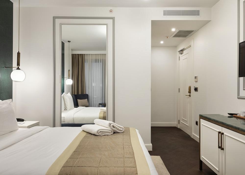 Pera Rasso Hotel Boutique Hotel Room Type - Deluxe Double Room with Balcony
