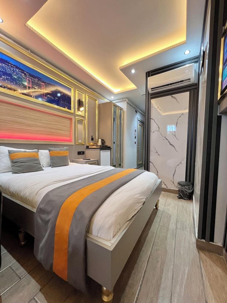 Taksim Larissa Hotel Room Type - Deluxe Studio, 1 Double Bed with Sofa bed Taksim Larissa Hotel Room Type - Deluxe Studio, 1 Double Bed with Sofa bed