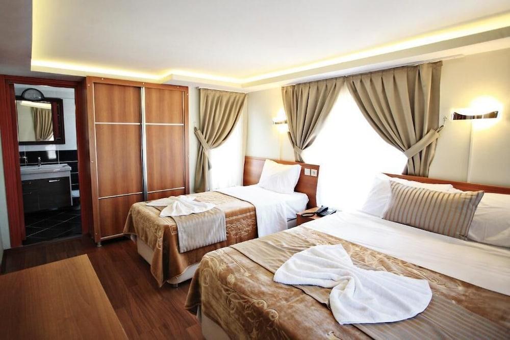 Taksim Palace Hotel Apart Room Type - Basic Triple Room