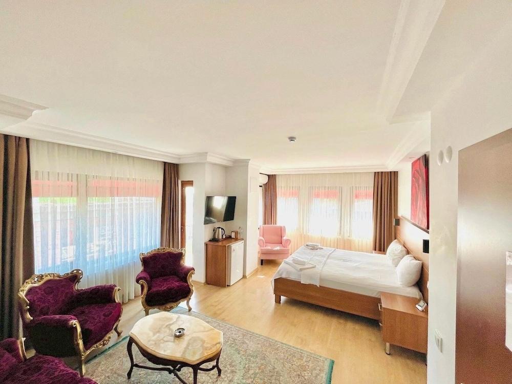 Class Hotel Bosphorus Room Type - Grand Double Room, Balcony, Partial Sea View Class Hotel Bosphorus Room Type - Grand Double Room, Balcony, Partial Sea View