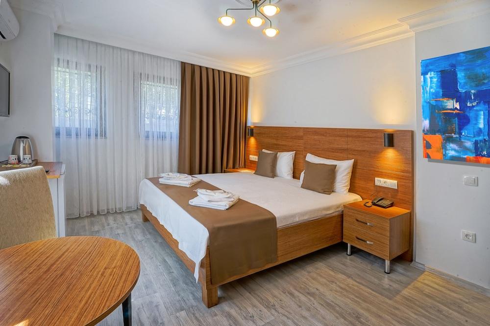 Class Hotel Bosphorus Room Type - Economy Double Room