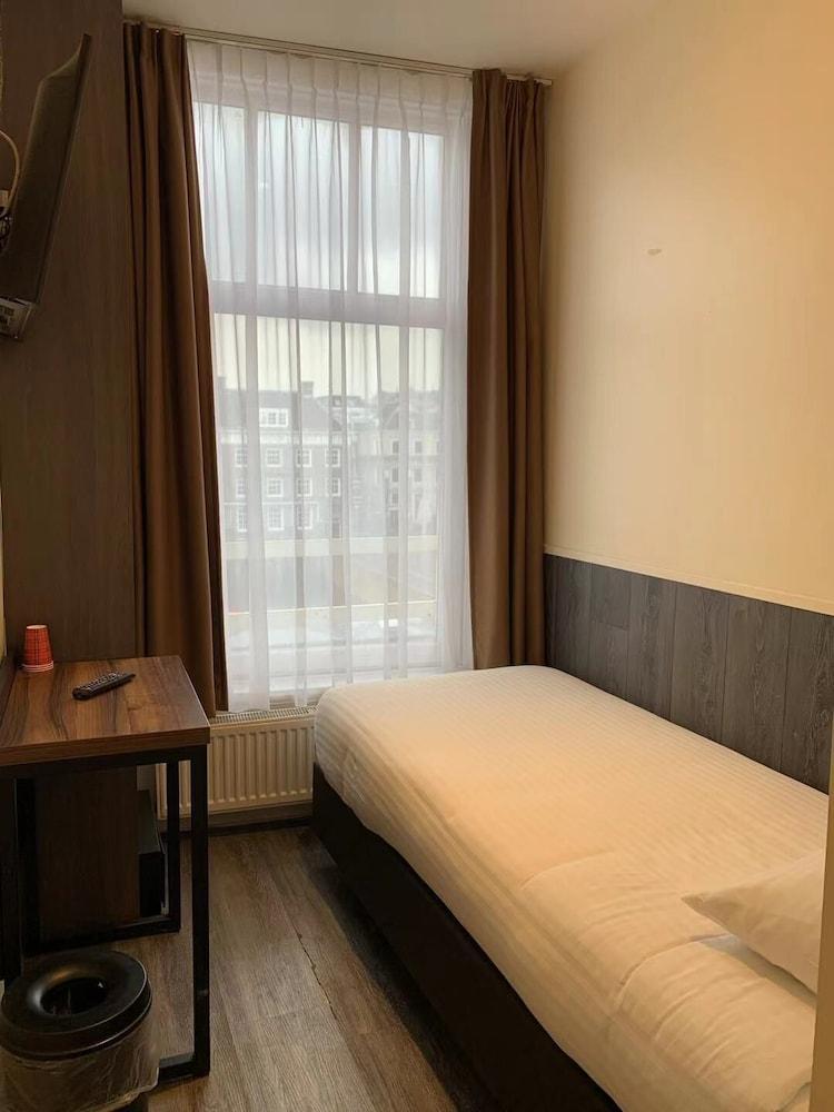 Orange Tulip Hotel Amsterdam - Hostel Room Type - Single Room