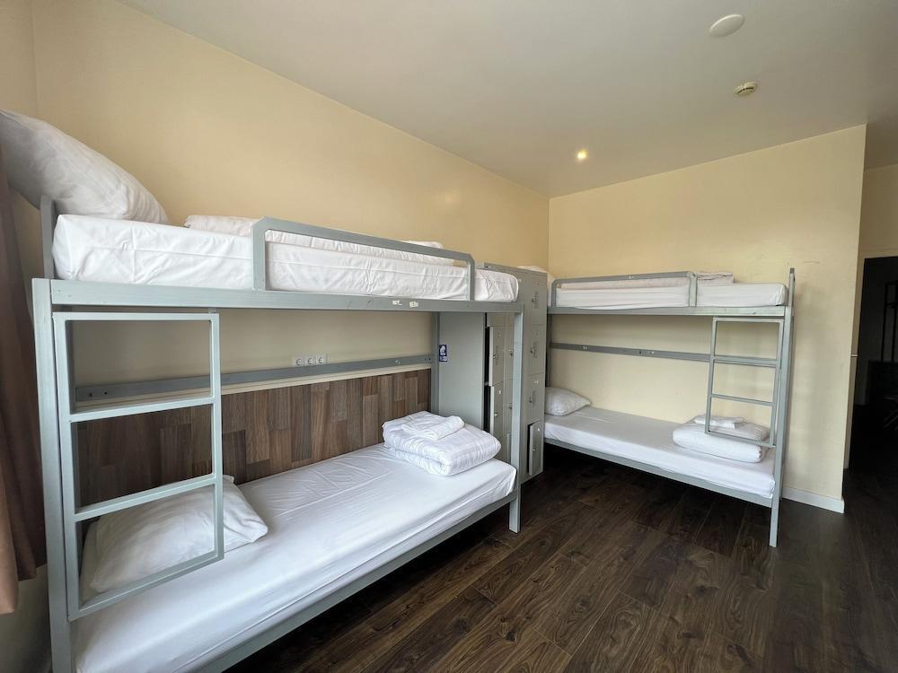 Orange Tulip Hotel Amsterdam - Hostel Room Type - Classic Room, Private Bathroom