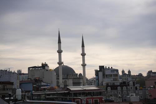 Taksim La Marino Hotel Room Type - Large Twin Room