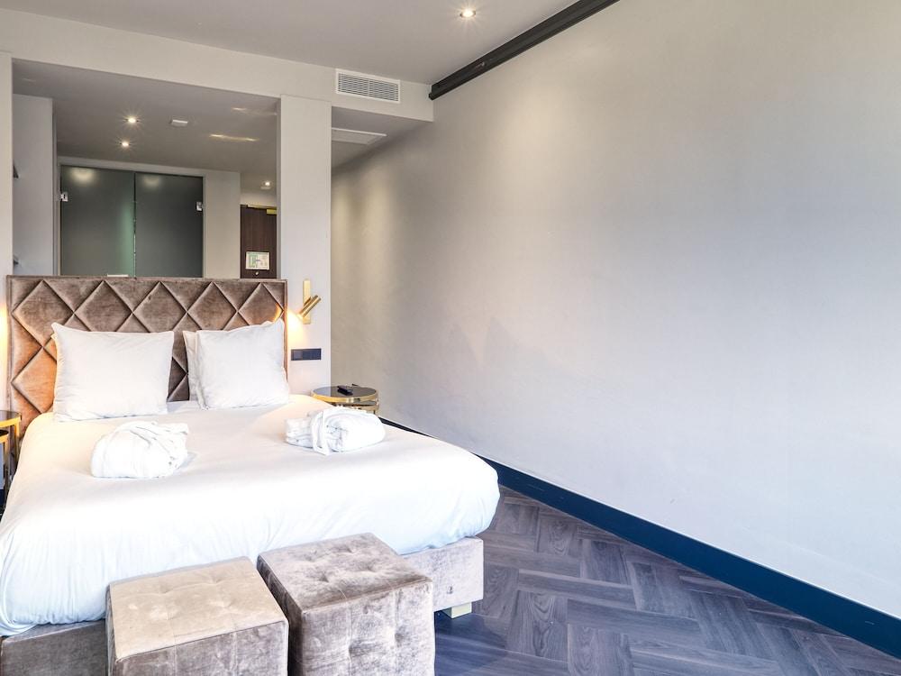 Triple G Hotels Room Type - Street View  room