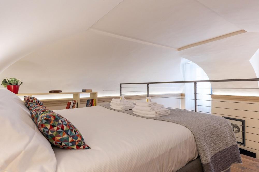Rome As You Feel - Loft Campitelli - Tap to explore photos
