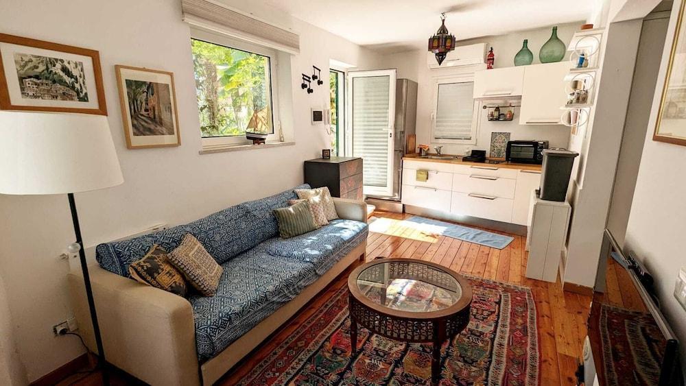 Cosy 1-bed Studio Apartment in Roma - Tap to explore photos