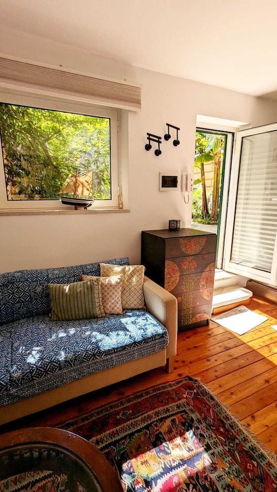 Cosy 1-bed Studio Apartment in Roma - Tap to explore photos