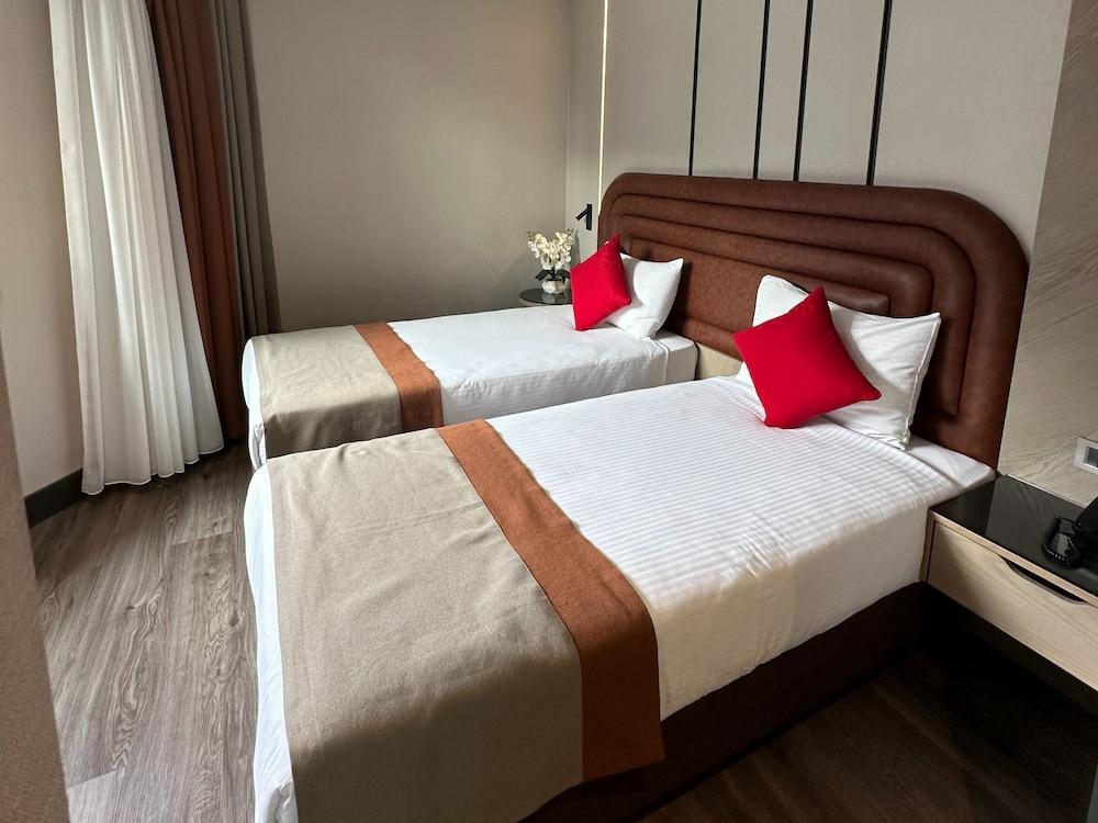 Edition Old City Hotel Room Type - Deluxe Twin Room