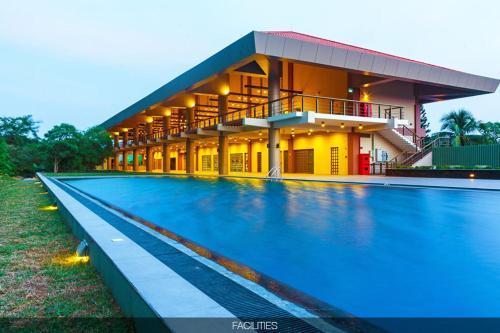 Carlsen Residence - Tap to explore photos