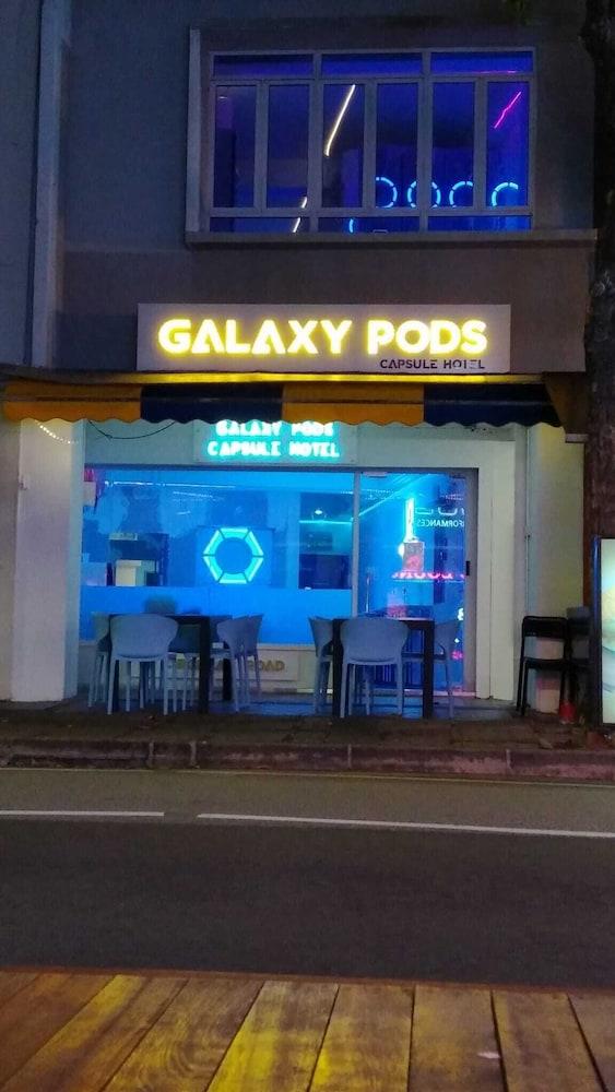 GALAXY PODS CAPSULE HOTEL BOAT QUAY - Tap to explore photos