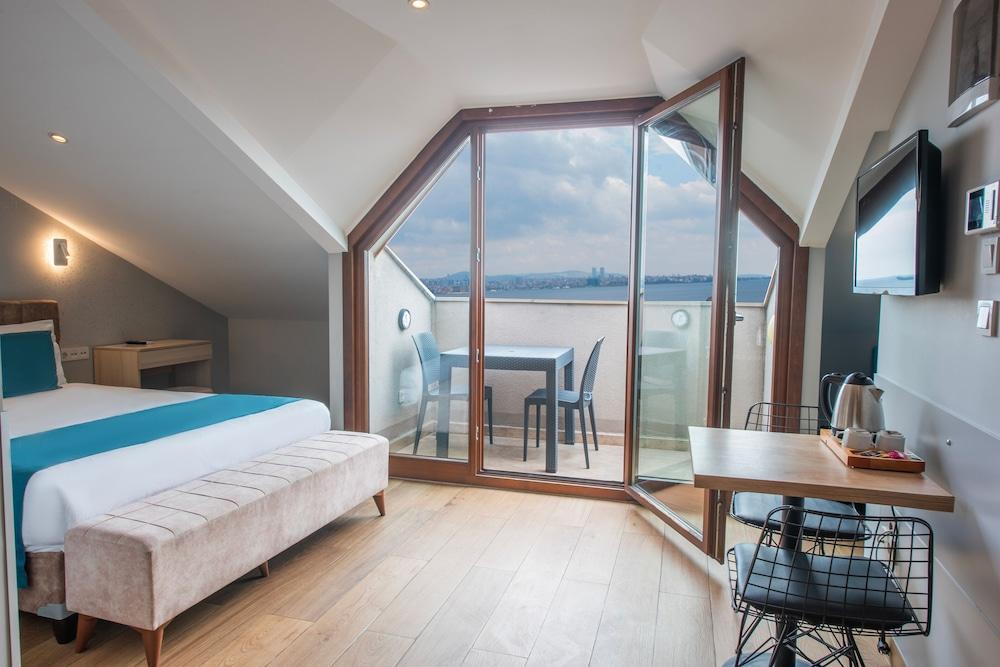 SEVEN STUDIOS SULTANAHMET Room Type - PENTHOUSE SEA VIEW DOUBLE BALCONY SEVEN STUDIOS SULTANAHMET Room Type - PENTHOUSE SEA VIEW DOUBLE BALCONY