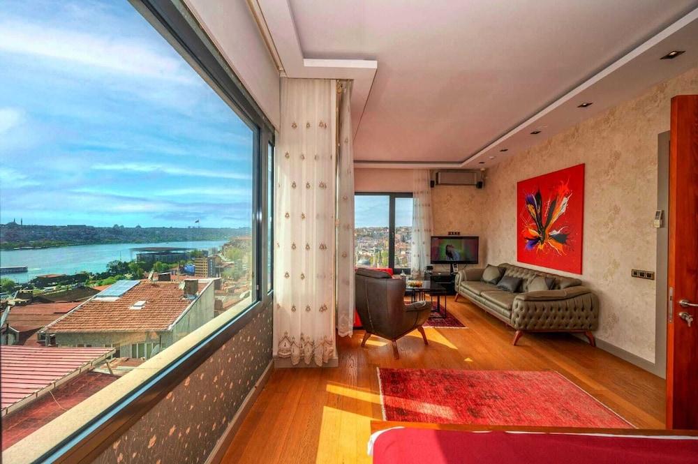 Opera Suites Okanli Room Type - Luxury Suite