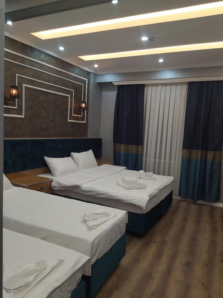 Bonami Hotel Room Type - Family Quadruple Room
