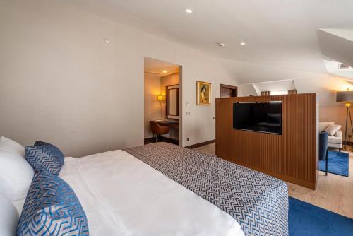 TRYP By Wyndham Istanbul Sisli Hotel - Tap to explore photos