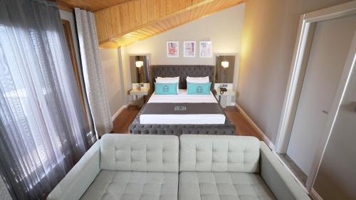 Homey AirPort Hotel Room Type - King Suite