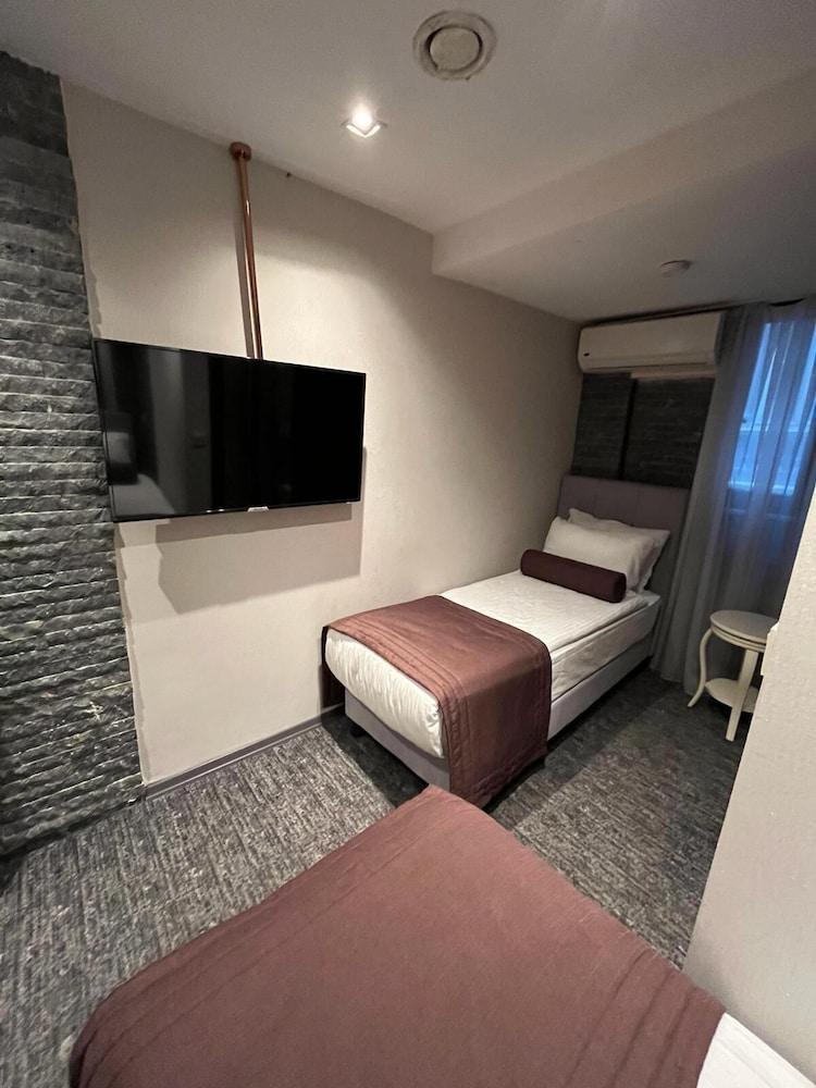 Weingart Seaside Hotel Room Type - Standard Room