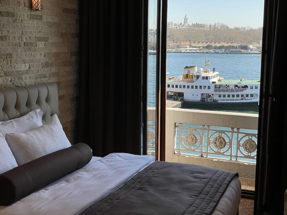 Weingart Seaside Hotel Room Type - Deluxe Double or Twin Room