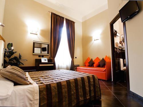 Cenci Bed & Breakfast Fontana di Trevi - Tap to explore photos