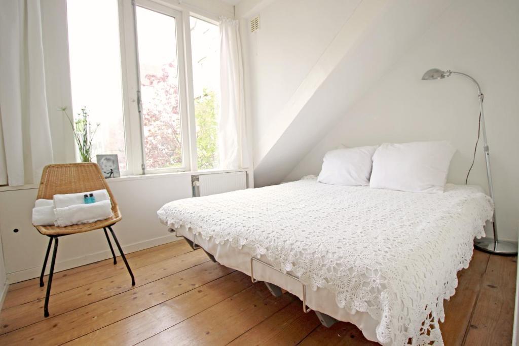 Beautiful 2 floor Vondelpark apartment. - Tap to explore photos