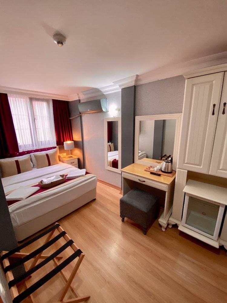 Santefe Hotel Room Type - Economic Double Room Basement floor