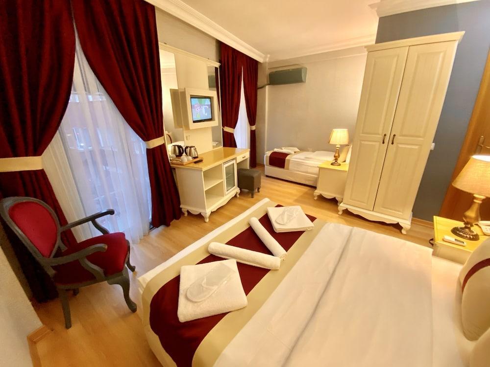 Santefe Hotel Room Type - Superior Triple Room