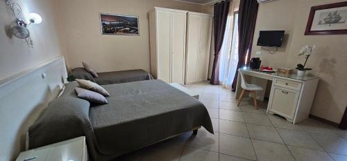 Fiumicino Inn Airport Room Type - Triple Room with Balcony Fiumicino Inn Airport Room Type - Triple Room with Balcony