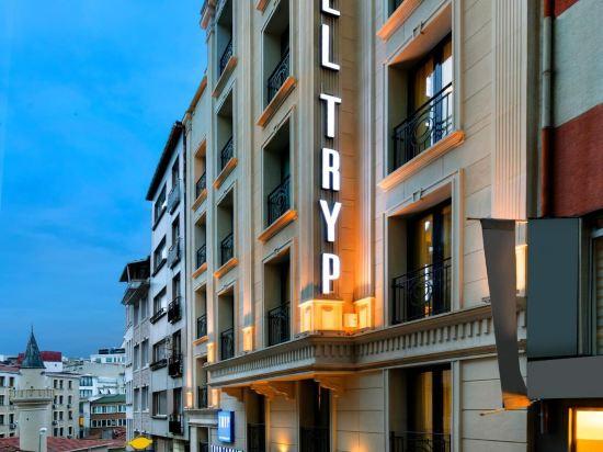 Tryp by Wyndham Istanbul Taksim - Tap to explore photos