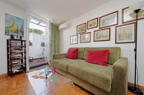 Lovely Apartment Via Sistina - Tap to explore photos